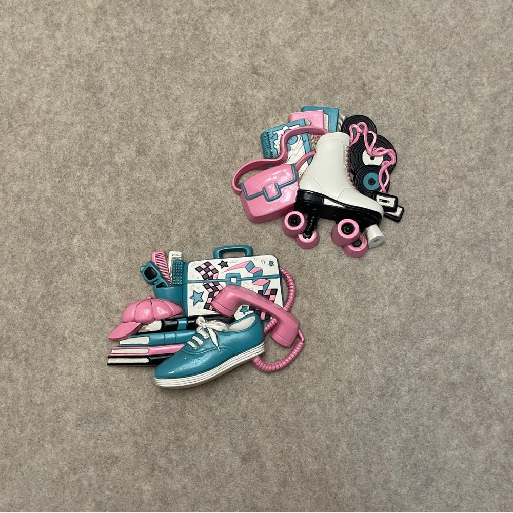Vintage 90’s Retro Barbiecore Set of 2 Rollerskate Phone Wall Decro Plaques - Picture 3 of 10